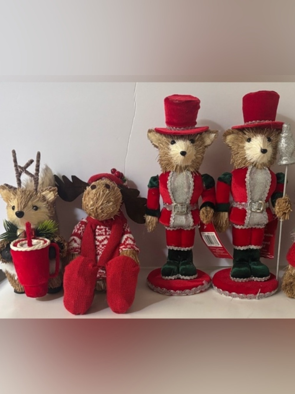 naturally decorative Christmas animal 4 total NEW NWT Tabletop decor sisal straw